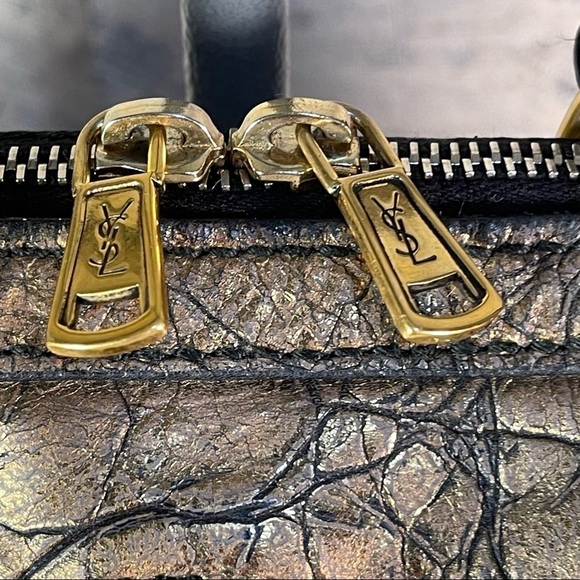 Yves Saint Laurent Rive Gauche Textured Leather Large Muse Tote - Picture 11 of 16